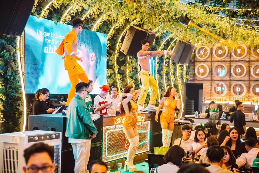 Thiết kế thi công nhà hàng Beer Garden - YOYO Beer Garden  (Hồ Con Rùa) 11