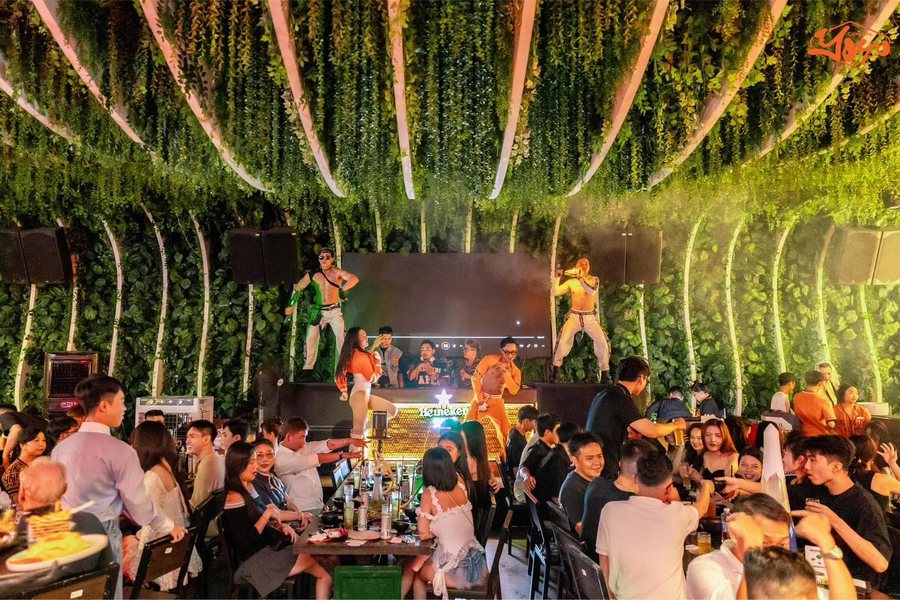 Thiết kế thi công nhà hàng Beer Garden - YOYO Beer Garden  (Hồ Con Rùa) 3