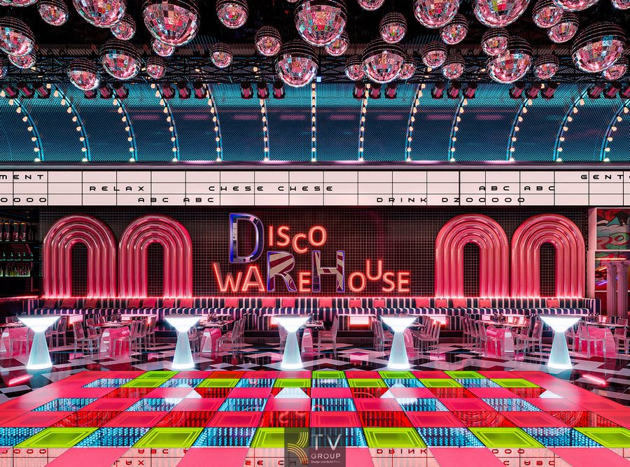 Thiết kế nhà hàng kết hợp Bar Lounge Beer tối ưu luồng giao thông, lối đi rộng giúp nhân viên phục vụ nhanh chóng và vận hành hiệu quả. 