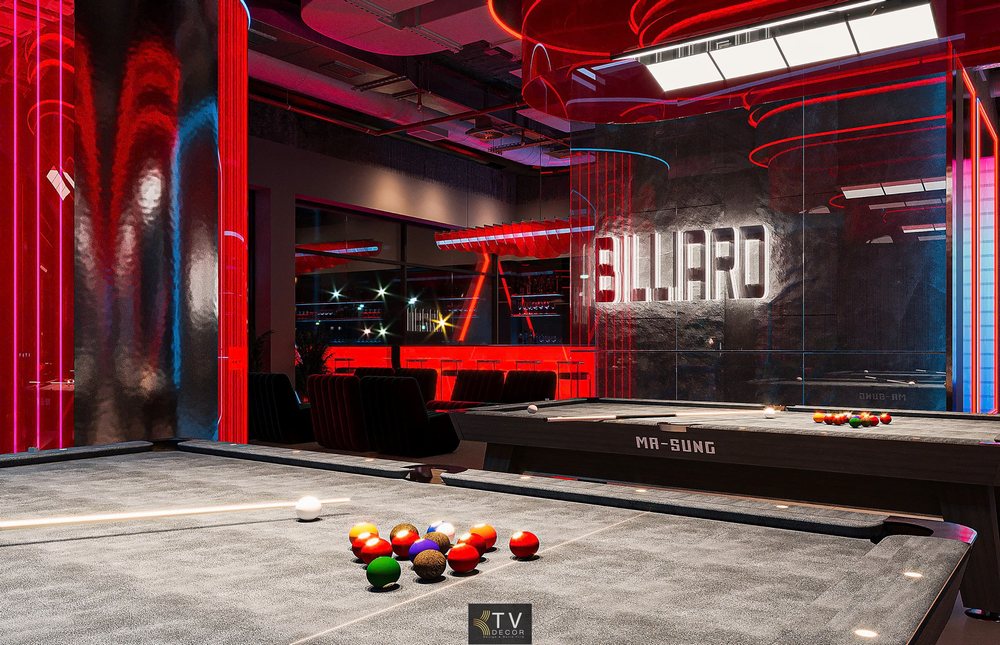 Thiết kế nội thất Club BiDa hiện đại với bàn bi-da MA-SUNG, ánh sáng neon đỏ nổi bật và tường hiệu ứng ánh kim mang logo BILLARD – thực hiện bởi KTV Decor