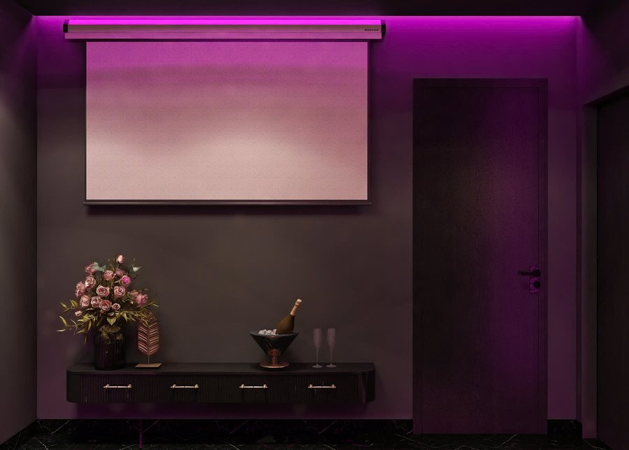 Thiết kế thi công phòng khách sạn tình nhân hiện đại ánh sáng tím, giường cong, tranh thiên nga nghệ thuật 1