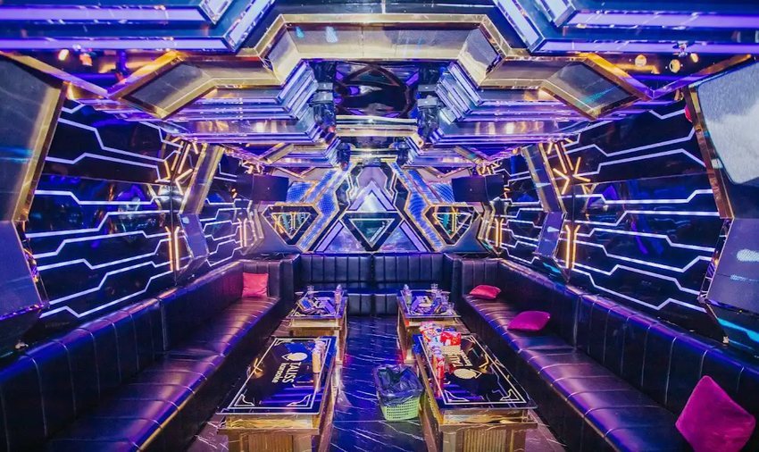 Nội thất karaoke đèn LED nghệ thuật tại Sa Đéc Thiết kế karaoke kết hợp không gian chill tại Đồng Tháp