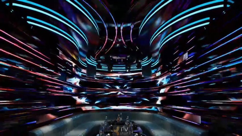 Không gian phòng karaoke KTV ấn tượng với hệ thống LED uốn lượn toàn trần – tường, tạo hiệu ứng thị giác đậm chất tương lai, mang phong cách thiết kế hiện đại chuẩn bar club.