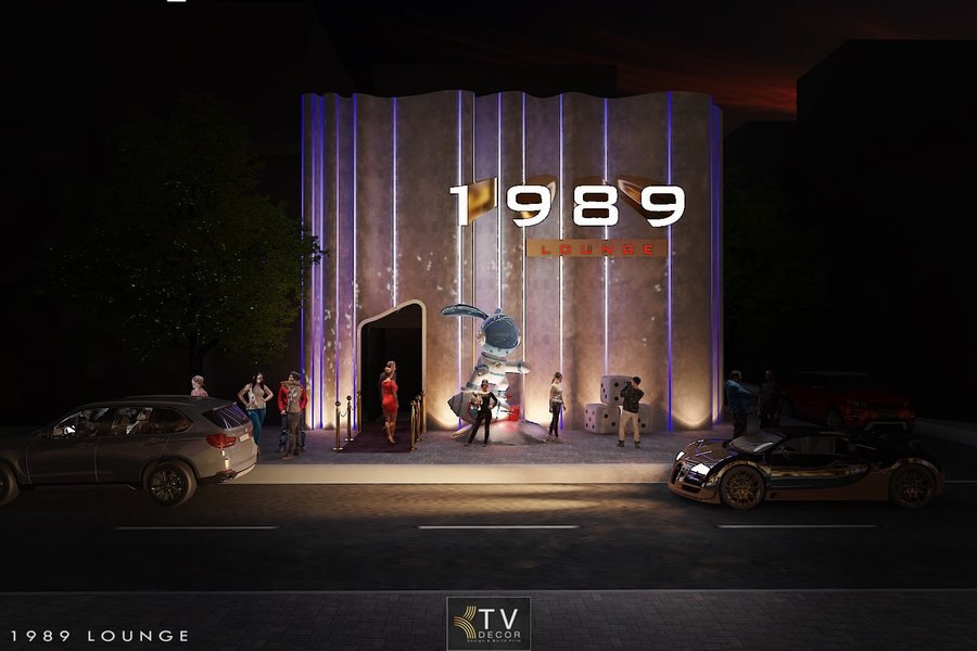 1989 Lounge nổi bật với mặt tiền cong, ánh sáng LED và biểu tượng phi hành gia độc đáo. Thiết kế sang trọng, hiện đại, tạo nên không gian nightlife chuẩn phong cách bar – lounge cao cấp.