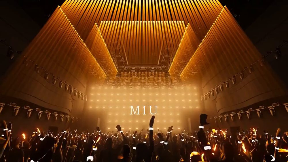 Mẫu thiết kế Bar EDM Luxury với trần ánh sáng nghệ thuật và sân khấu DJ trung tâm Thiết kế Bar Nightclub cao cấp với hệ thống đèn Moving Head tạo hiệu ứng thị giác ấn tượng 