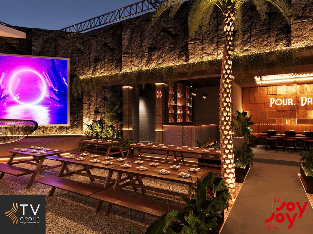 Thiết kế Beer Club với bàn ghế gỗ và sân vườn hiện đại