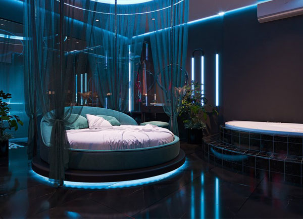 Thiết kế phòng khách sạn chủ đề tình yêu phong cách Aqua Neon Romantic